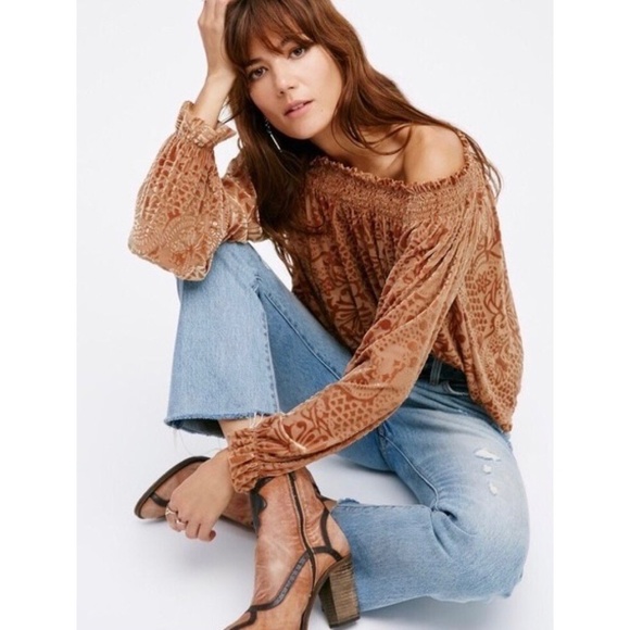NWT!! FREE PEOPLE A Little Twist Off Shoulder Velvet Top Blouse Gold Brown Small - Picture 1 of 16